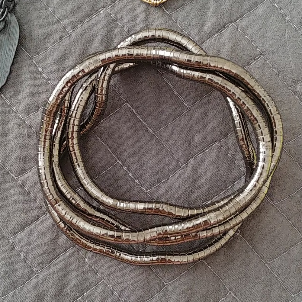 Jewelry 4pc Bundle - Picture 5 of 7